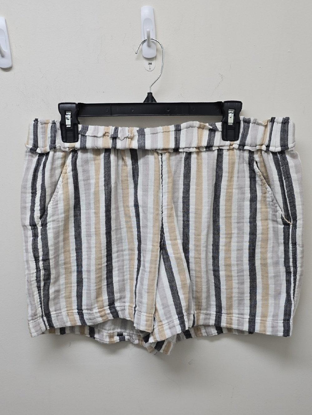Sonoma Striped Linen-Blend Womenโs Shorts โ Beige & White - Size L